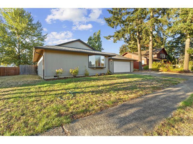 509 E PINEHURST Dr, Newberg, OR 97132