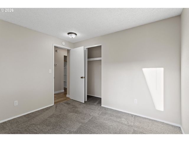509 E PINEHURST Dr, Newberg, OR 97132