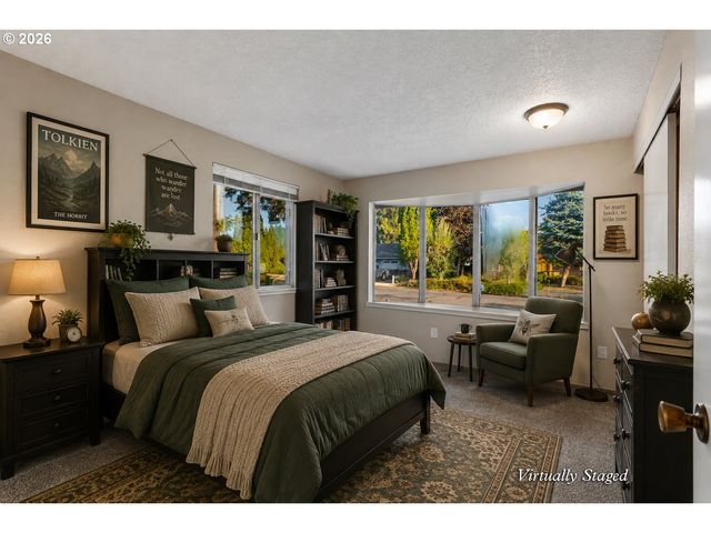 509 E PINEHURST Dr, Newberg, OR 97132