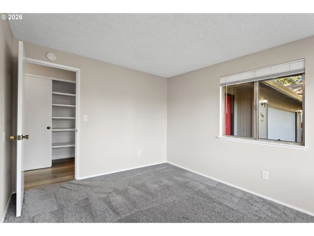 509 E PINEHURST Dr, Newberg, OR 97132