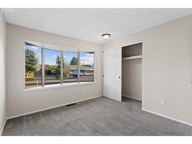 509 E PINEHURST Dr, Newberg, OR 97132