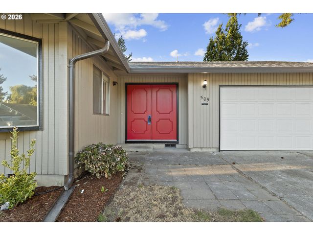 509 E PINEHURST Dr, Newberg, OR 97132