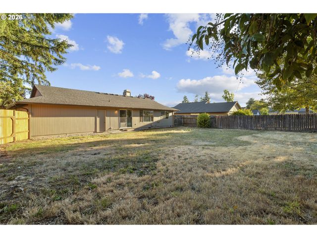 509 E PINEHURST Dr, Newberg, OR 97132