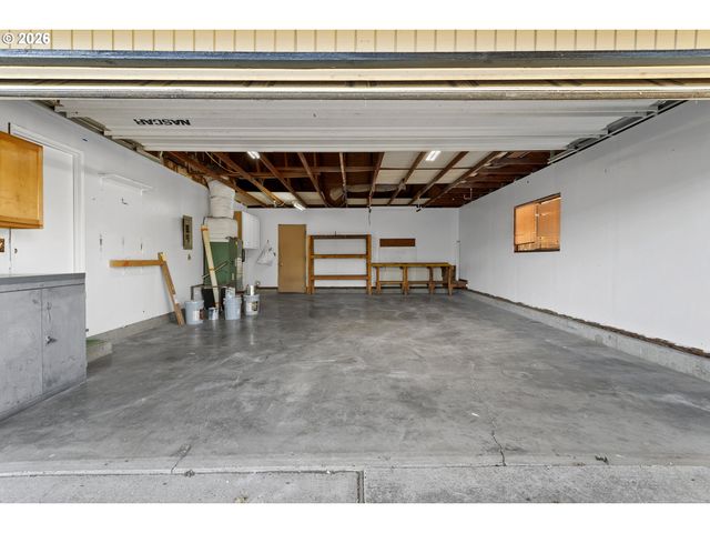 509 E PINEHURST Dr, Newberg, OR 97132
