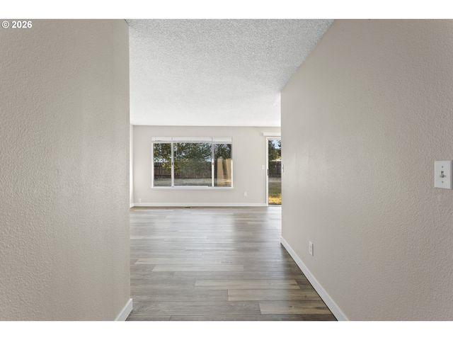 509 E PINEHURST Dr, Newberg, OR 97132