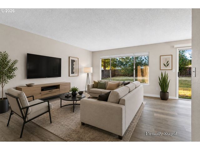 509 E PINEHURST Dr, Newberg, OR 97132