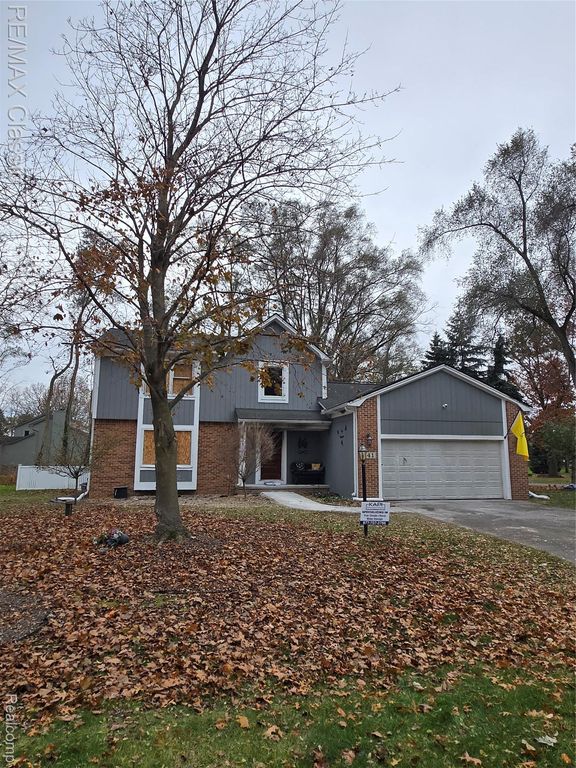341 Elkin Court, Commerce Charter Township, MI 48382