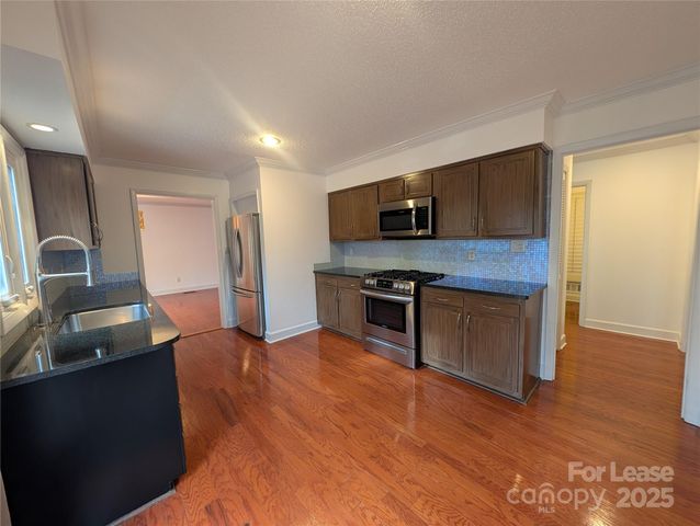 3023 Shallowood Lane, Charlotte, NC 28277