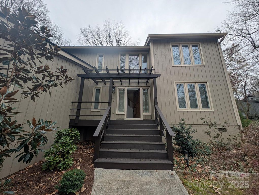 3023 Shallowood Lane, Charlotte, NC 28277