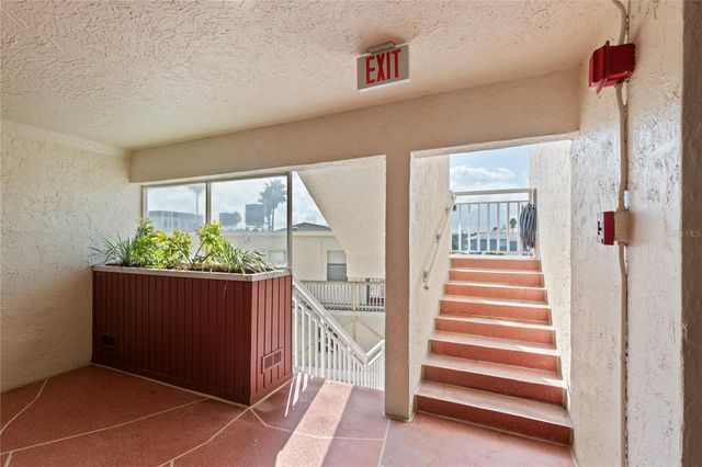 2900 GULF BOULEVARD 201, Belleair Beach, FL 33786