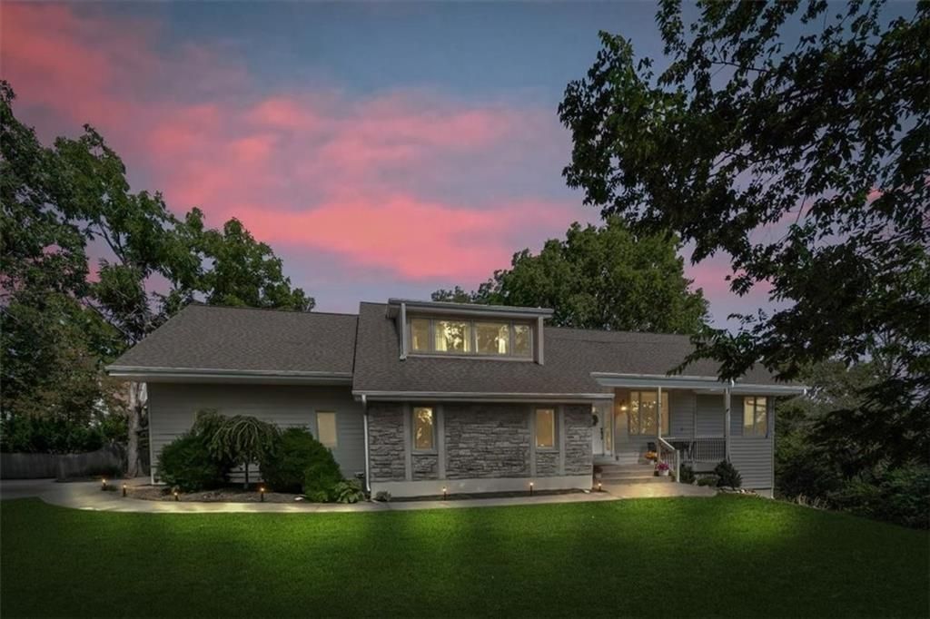 21019 BITTERSWEET Drive, Lenexa, KS 66220