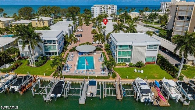 2100 Gulf Shore BLVD N 111, Naples, FL 34102