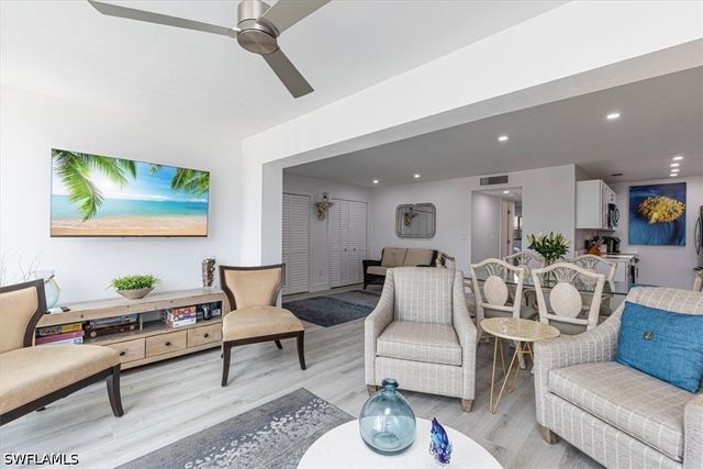 2100 Gulf Shore BLVD N 111, Naples, FL 34102