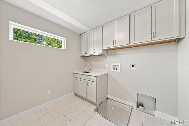 9609 Ashmont Drive, St Louis, MO 63132