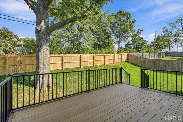9609 Ashmont Drive, St Louis, MO 63132