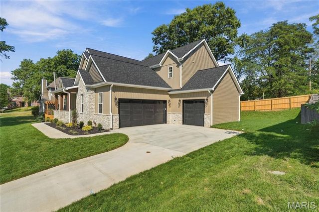 9609 Ashmont Drive, St Louis, MO 63132
