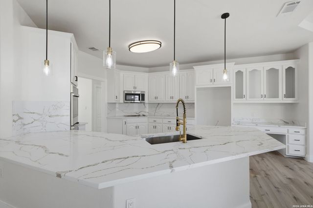 1178 Loma Verde, New Braunfels, TX 78130
