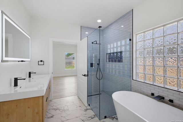 1178 Loma Verde, New Braunfels, TX 78130