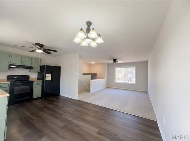 926 Wisdom Lane, Pacific, MO 63069