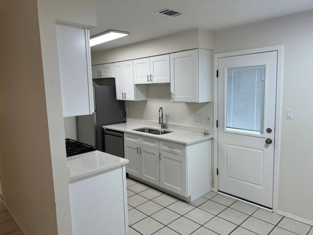 5302 Indio CIR A, Austin, TX 78745