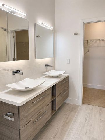 4384 NW 9th St 4384, Plantation, FL 33317