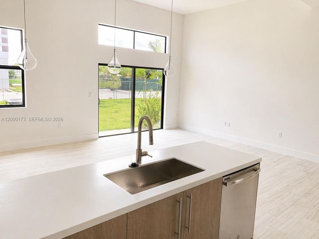 4384 NW 9th St 4384, Plantation, FL 33317
