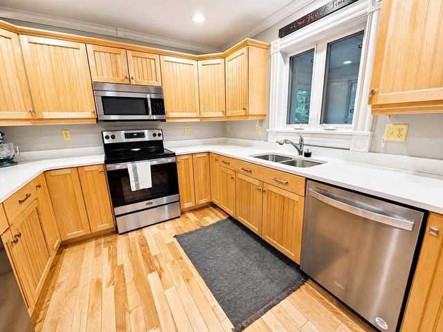 9 Clover Lane, Newport City, VT 05855