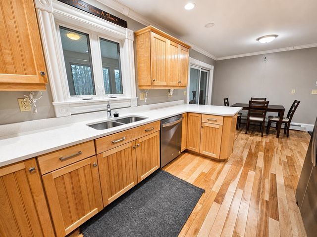 9 Clover Lane, Newport City, VT 05855