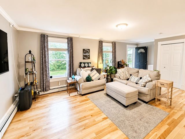 9 Clover Lane, Newport City, VT 05855