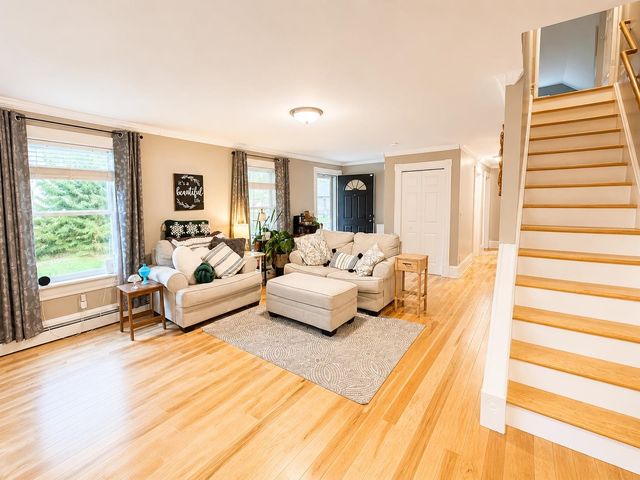 9 Clover Lane, Newport City, VT 05855