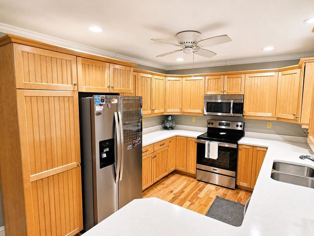9 Clover Lane, Newport City, VT 05855