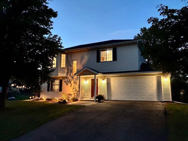 1283 Creekside Drive, Waconia, MN 55387