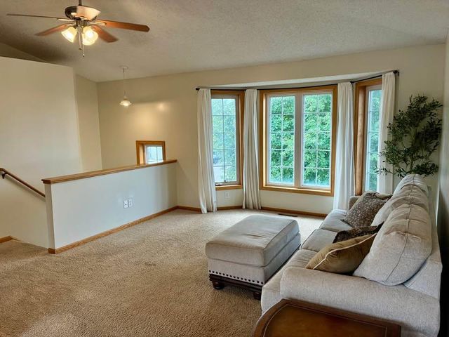 1283 Creekside Drive, Waconia, MN 55387