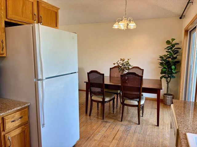 1283 Creekside Drive, Waconia, MN 55387