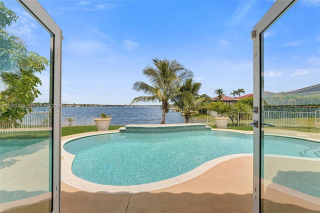 2339 NW 195th Ave 2339, Pembroke Pines, FL 33029