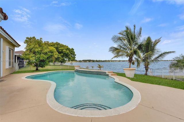 2339 NW 195th Ave 2339, Pembroke Pines, FL 33029