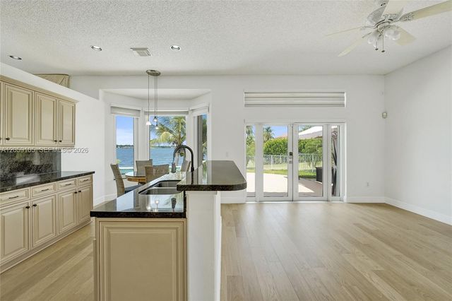 2339 NW 195th Ave 2339, Pembroke Pines, FL 33029