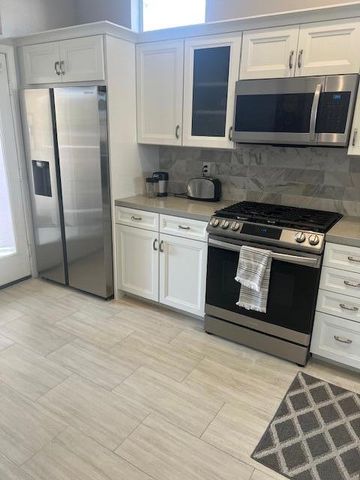 37736 Breeze Way, Palm Desert, CA 92211