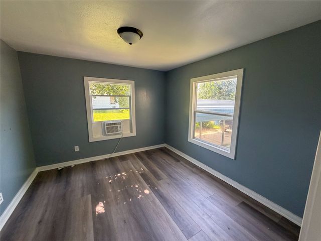 627 E Woodard Street, Denison, TX 75021
