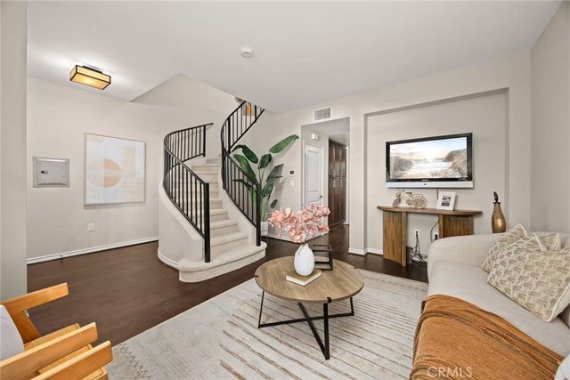 87 E Commonwealth 1A, Alhambra, CA 91801