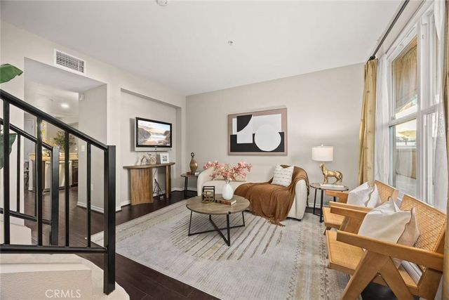 87 E Commonwealth 1A, Alhambra, CA 91801