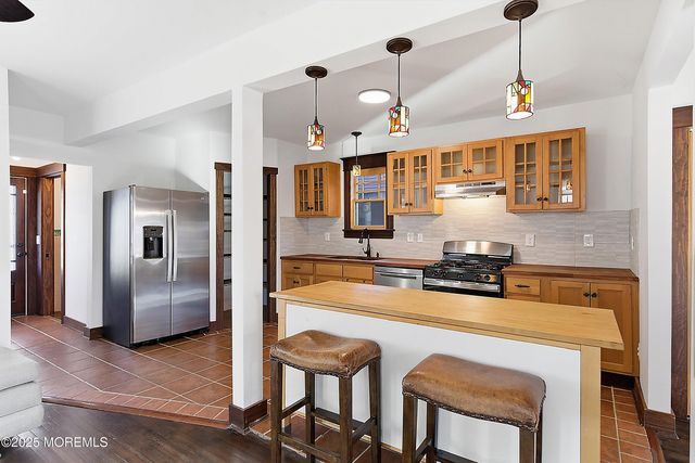 52 Barberie Avenue, Highlands, NJ 07732