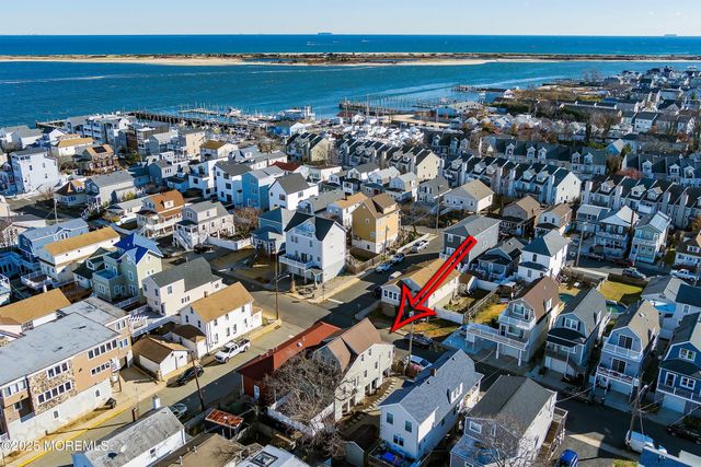 52 Barberie Avenue, Highlands, NJ 07732