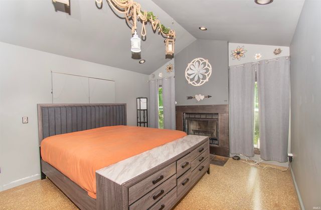 9903 Circlewood Drive, Fort Wayne, IN 46804
