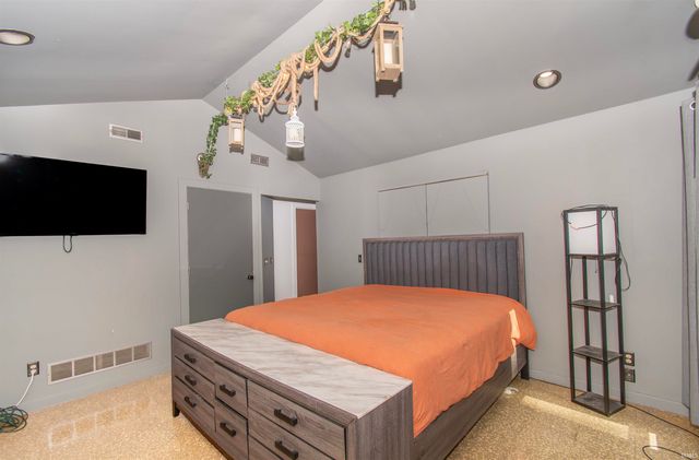 9903 Circlewood Drive, Fort Wayne, IN 46804