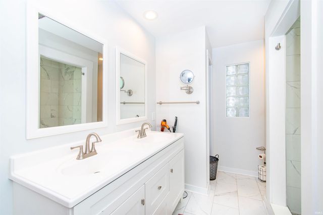 9903 Circlewood Drive, Fort Wayne, IN 46804