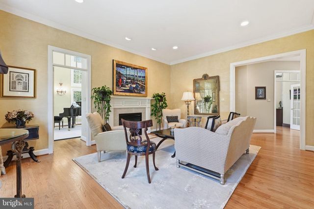 7818 CROWNHURST CT, Mclean, VA 22102