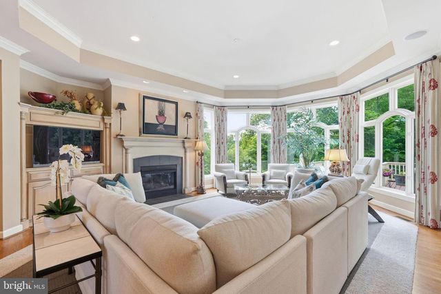 7818 CROWNHURST CT, Mclean, VA 22102