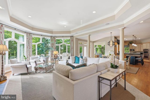7818 CROWNHURST CT, Mclean, VA 22102