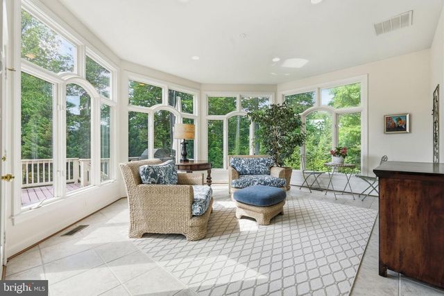 7818 CROWNHURST CT, Mclean, VA 22102